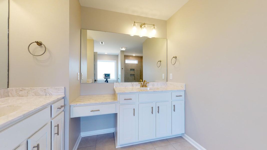 Representative furnished interior of a home built from the Clayton A by JC Jackson Homes,LLC in Heritage Pointe, Newport (Image 13).