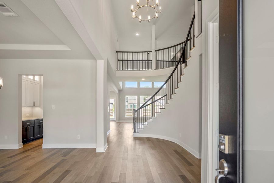 Spacious, unfurnished interior of a new home in ARTAVIA, Conroe (Image 24).