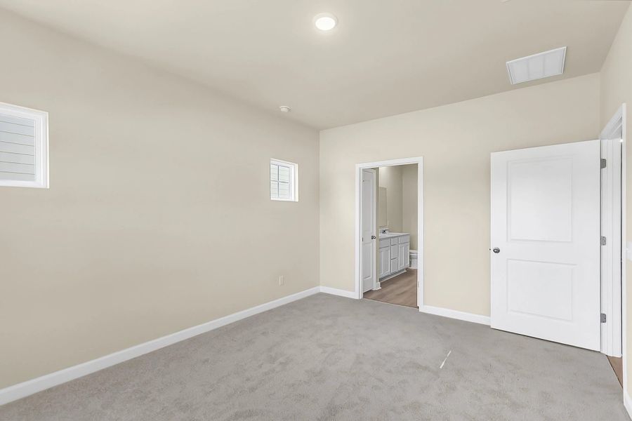 Spacious, unfurnished interior of a new home in Tea Farm, Ravenel (Image 17).