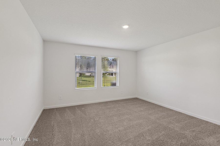 Spacious, unfurnished interior of a new home in Kings Preserve, Jacksonville (Image 12).