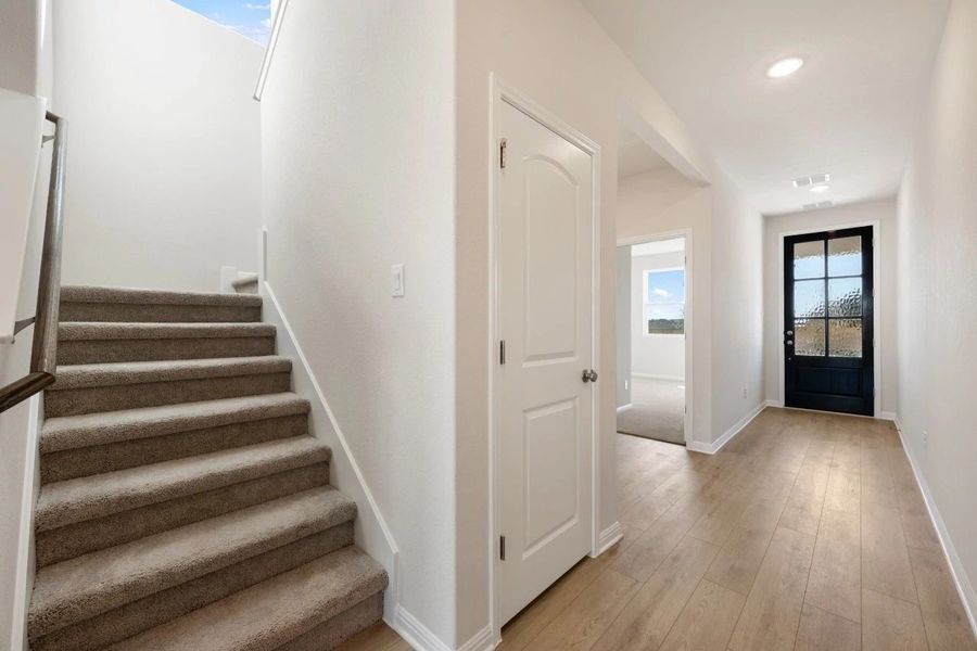 Spacious, unfurnished interior of a new home in Patterson Ranch, Georgetown (Image 19).