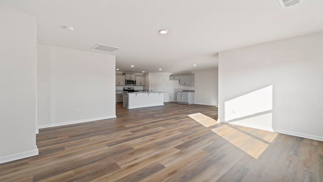 Spacious, unfurnished interior of a new home in Lakestone, Woodruff (Image 21).