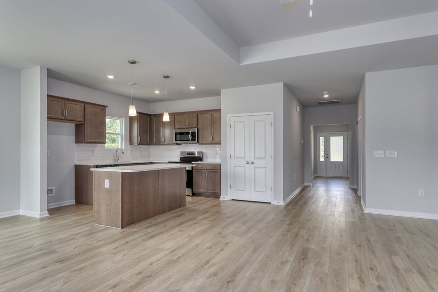 Image 27 of a home in Jordan Grove. Image 27 of a home in Jordan Grove.