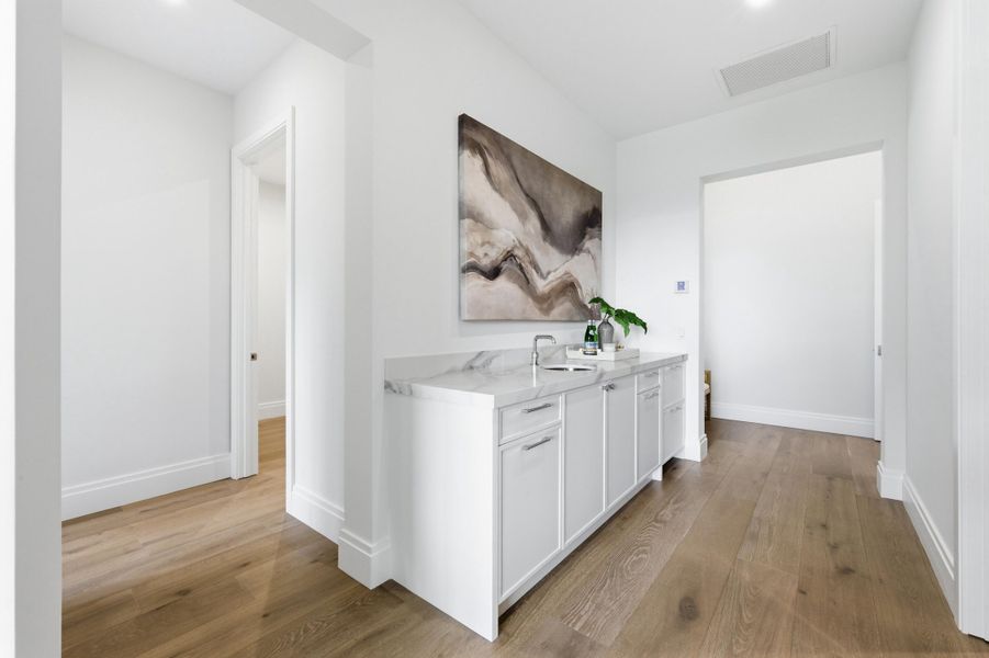 PRIMARY SUITE MORNING BAR