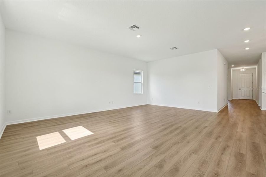 Spacious, unfurnished interior of a new home in Sunbrooke, St. Cloud (Image 21). Spacious, unfurnished interior of a new home in Sunbrooke, St. Cloud (Image 21).