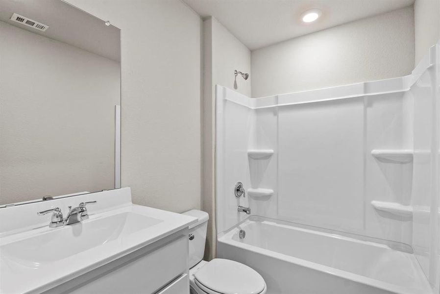 Furnished interior view inside a new home in Meadowbrook Estates, Cleburne (Image 10).