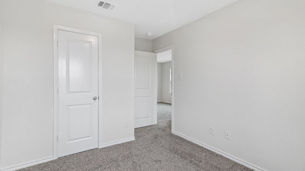 Spacious, unfurnished interior of a new home in Saddlebrook, Waxahachie (Image 20).