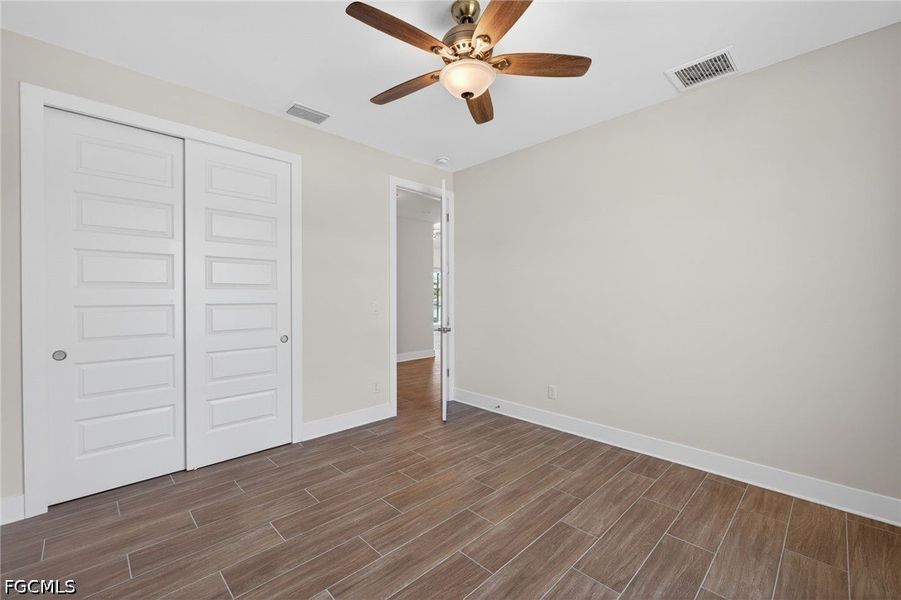 Spacious, unfurnished interior of a new home in Cape Coral, Cape Coral (Image 28).