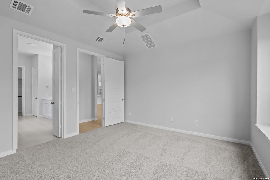 Spacious, unfurnished interior of a new home in Ladera, San Antonio (Image 22). Spacious, unfurnished interior of a new home in Ladera, San Antonio (Image 22).