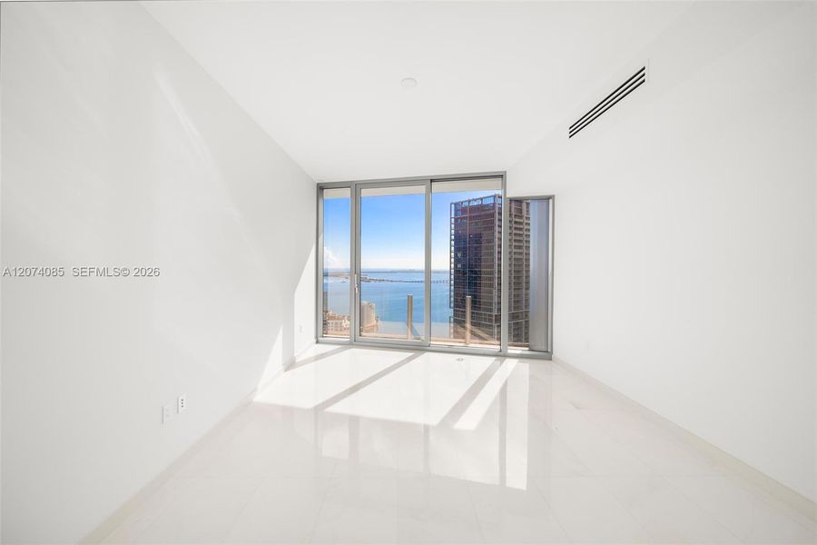 Spacious, unfurnished interior of a new home in , Miami (Image 14).