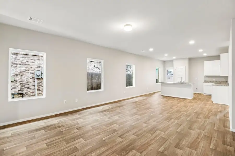 Spacious, unfurnished interior of a new home in Sorella, Tomball (Image 13). Spacious, unfurnished interior of a new home in Sorella, Tomball (Image 13).