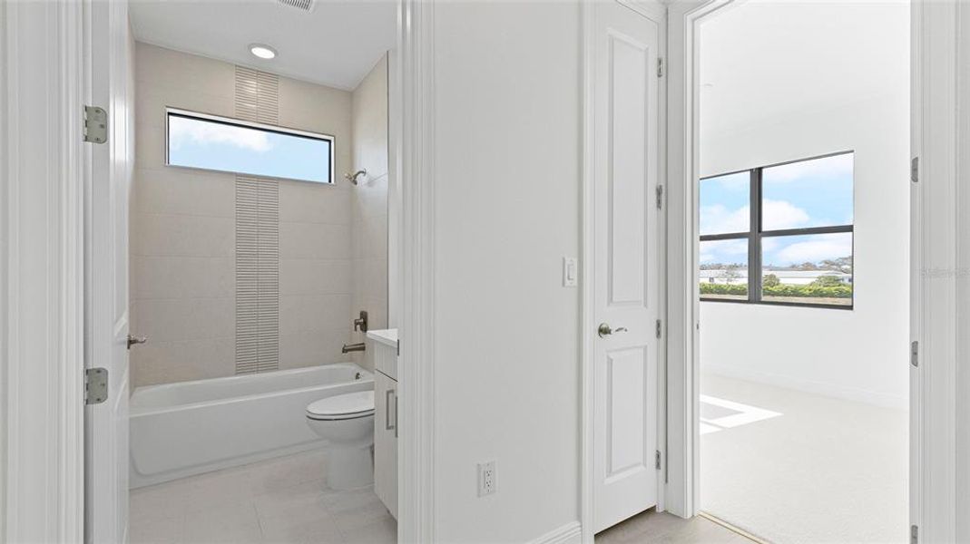 Furnished interior view inside a new home in Cresswind Lakewood Ranch, Lakewood Ranch (Image 15).