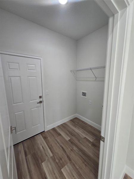 Spacious, unfurnished interior of a new home in , Ocala (Image 28).