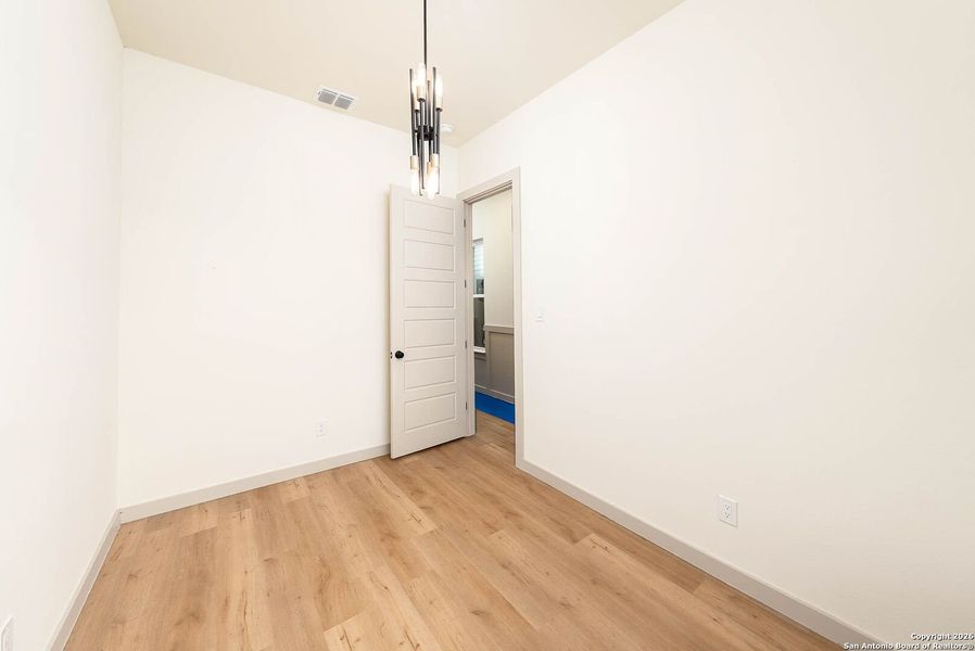 Spacious, unfurnished interior of a new home in , San Antonio (Image 37).