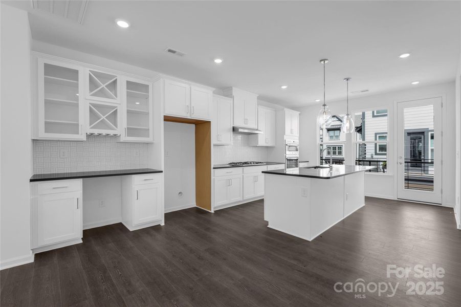 352 Catawba Avenue ~ Ready Now 352 Catawba Avenue ~ Ready Now