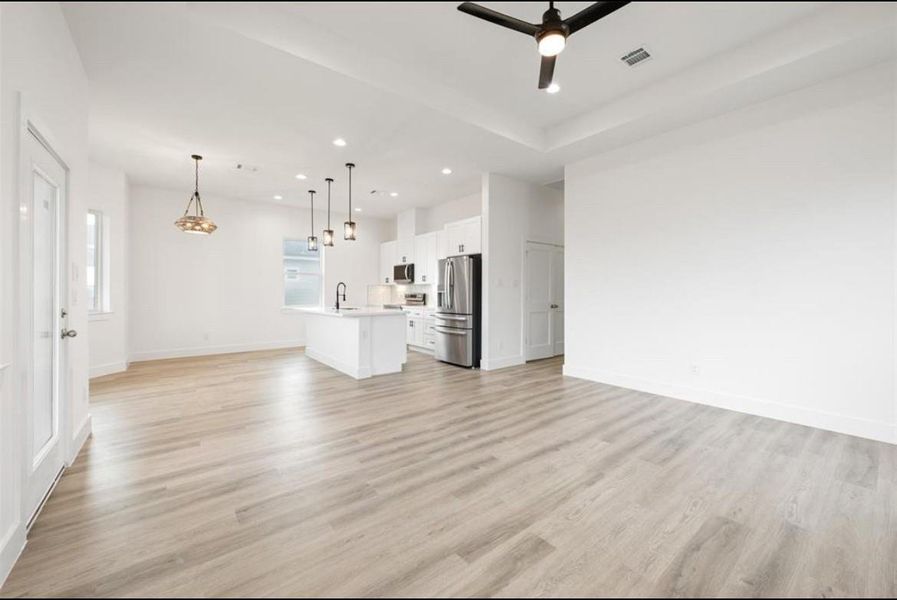Spacious, unfurnished interior of a new home in , Galveston (Image 31).