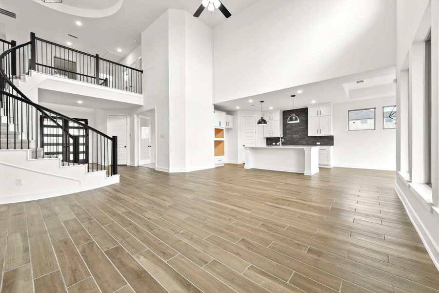 Spacious, unfurnished interior of a new home in , Katy (Image 24).