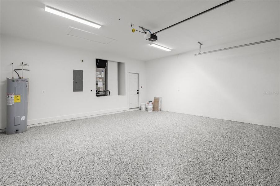 Spacious, unfurnished interior of a new home in , Debary (Image 19).