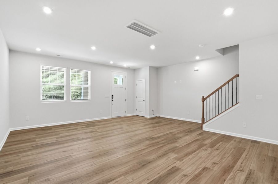 Spacious, unfurnished interior of a new home in Bratton Pointe, Rock Hill (Image 10).