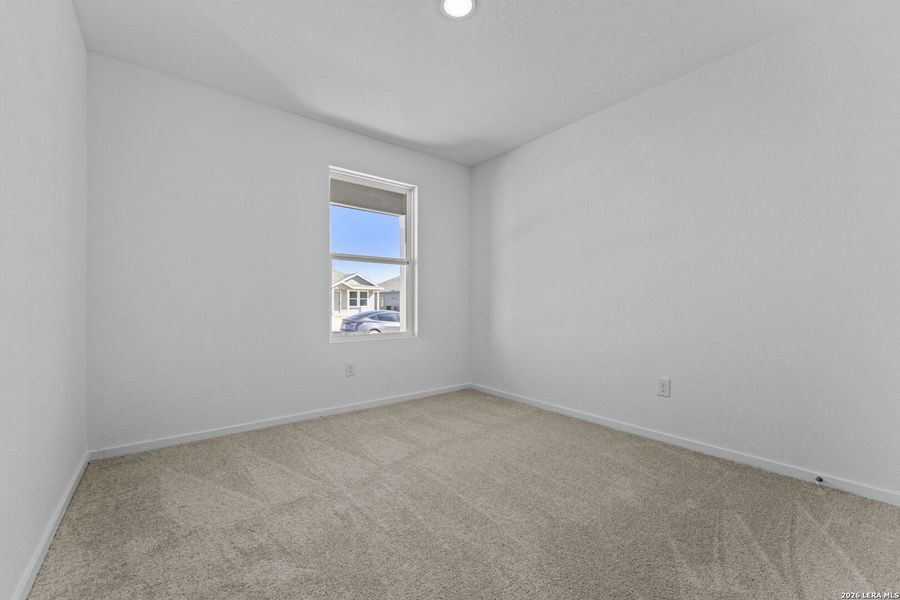Spacious, unfurnished interior of a new home in Friendship Oaks, Fredericksburg (Image 14).