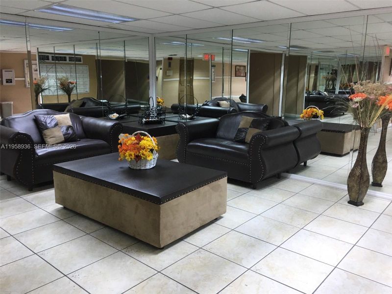 Community amenities in , Hallandale Beach (Image 13).