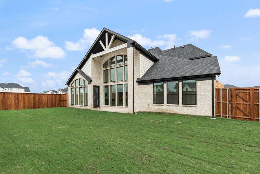 Exterior details and patio area of a home in Park Place, Prosper (Image 4).
