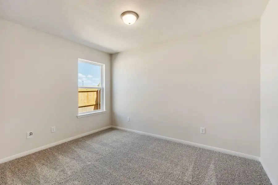 Spacious, unfurnished interior of a new home in The Reserve at Turnbo Ranch, Killeen (Image 11).