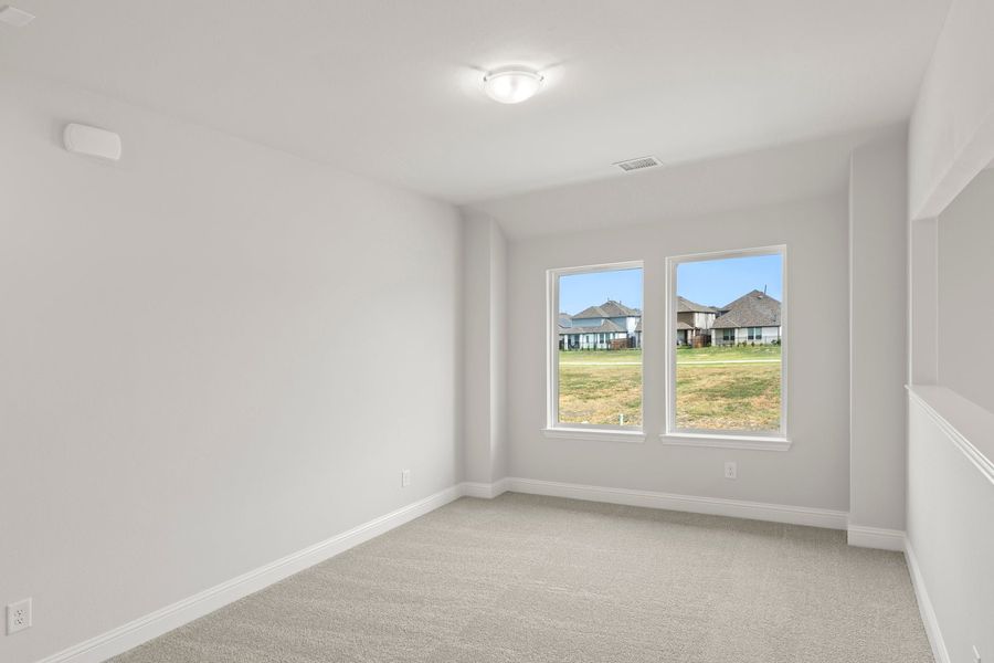 Spacious, unfurnished interior of a new home in Creekside, Royse City (Image 22).
