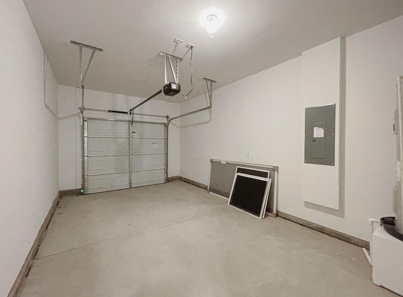 Spacious, unfurnished interior of a new home in East Main Townes, Spartanburg (Image 23).