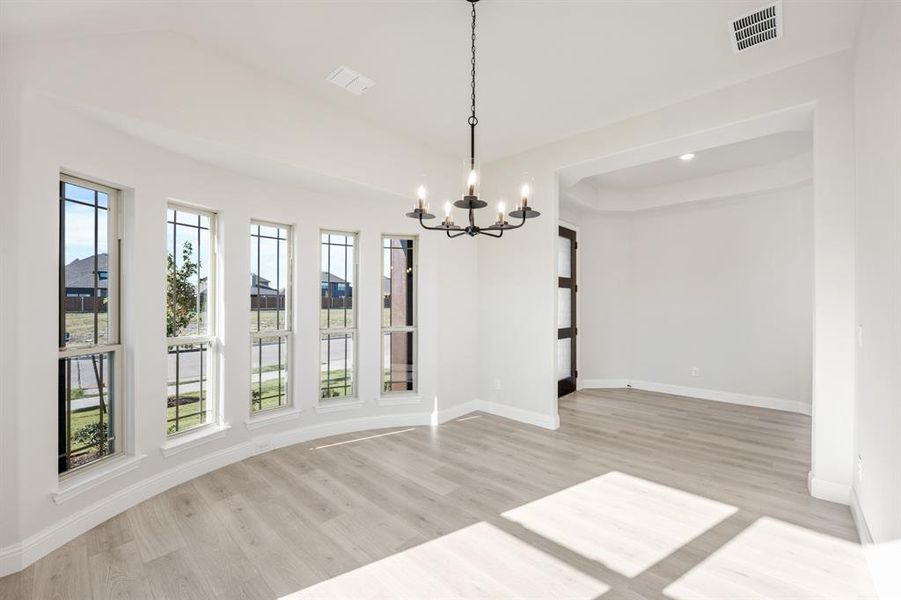 Spacious, unfurnished interior of a new home in The Retreat at North Grove 60, Waxahachie (Image 16).