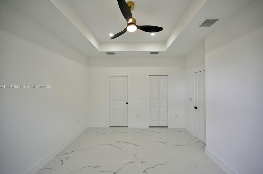 Spacious, unfurnished interior of a new home in , Lehigh Acres (Image 39).