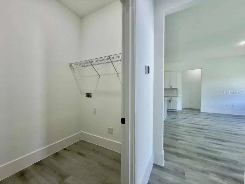 Spacious, unfurnished interior of a new home in , Ocala (Image 23).
