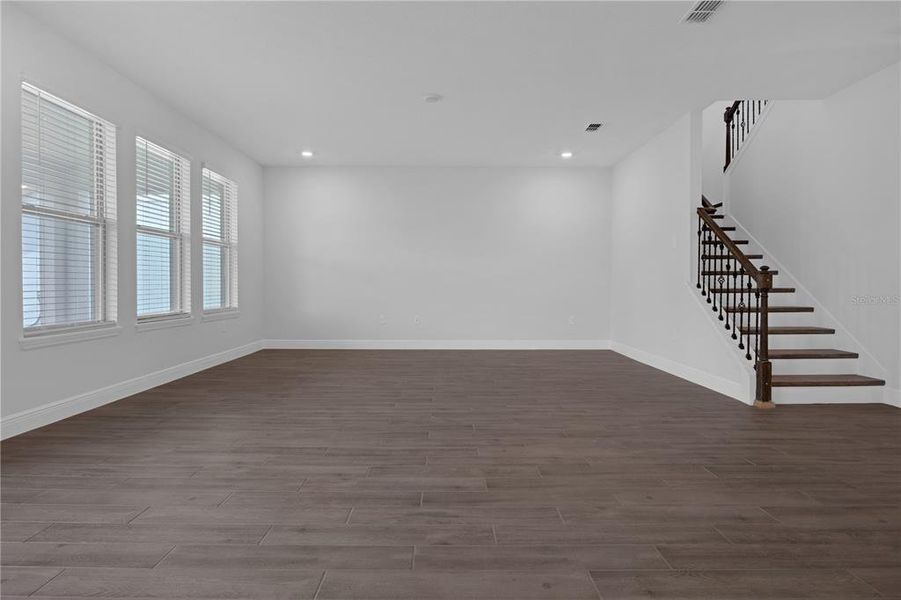 Spacious, unfurnished interior of a new home in Waterleigh, Winter Garden (Image 44).