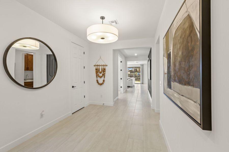 Cantabria Mercury Model - Foyer