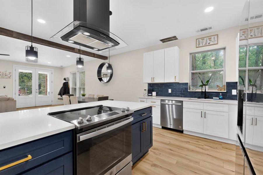 Furnished interior view inside a new home in , Mabank (Image 16).