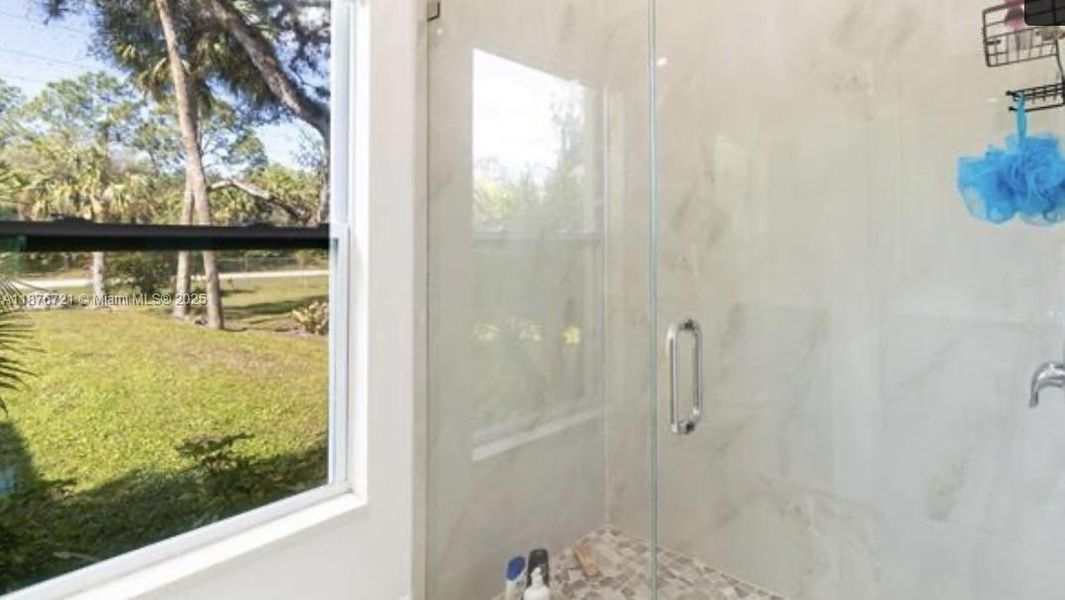 Image 10 of a home in .