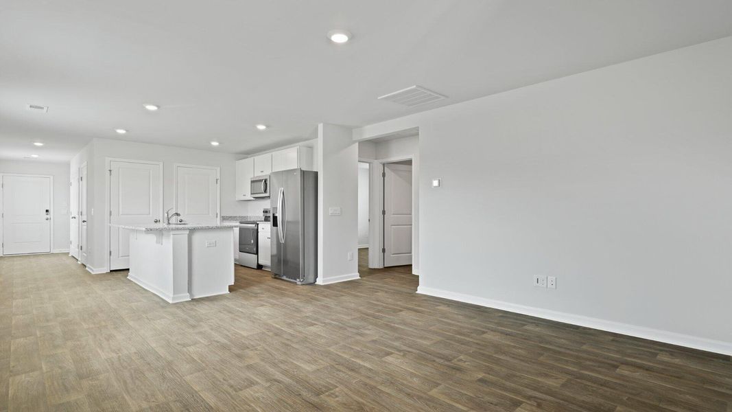 Spacious, unfurnished interior of a new home in Evergreen, Holly Hill (Image 23).