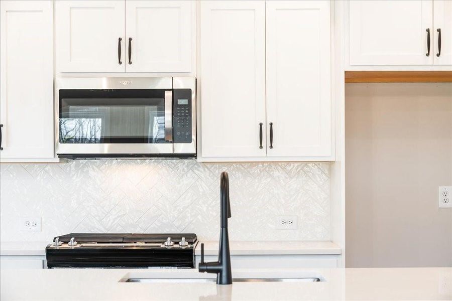 Close-up of interior finishes inside a home in Cherokee Township, Acworth (Image 18). Close-up of interior finishes inside a home in Cherokee Township, Acworth (Image 18).