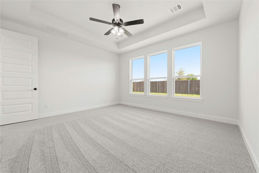 Representative image. Features, selections and colors may vary.