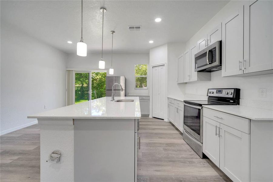 Furnished interior view inside a new home in , Palatka (Image 7).