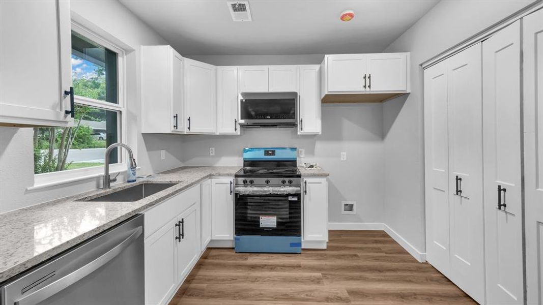 Furnished interior view inside a new home in , Weatherford (Image 5).