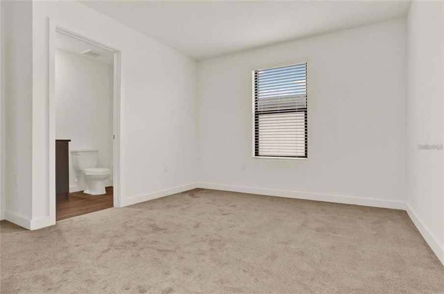 Spacious, unfurnished interior of a new home in , Kissimmee (Image 20).