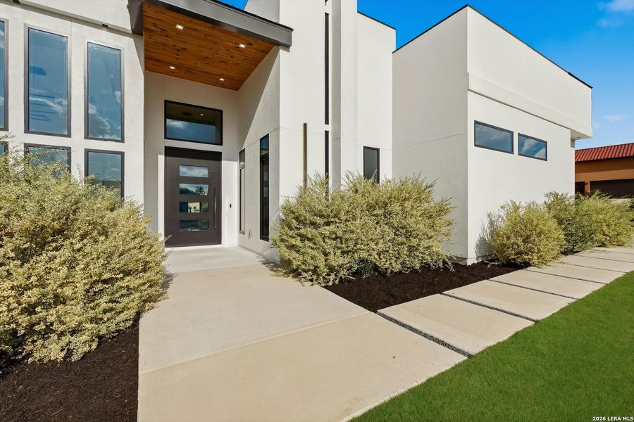 Exterior details and patio area of a home in , San Antonio (Image 46).