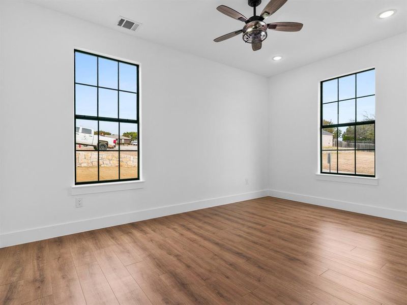 Spacious, unfurnished interior of a new home in , Granbury (Image 21). Spacious, unfurnished interior of a new home in , Granbury (Image 21).