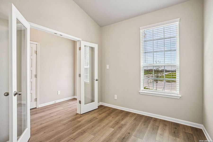 Spacious, unfurnished interior of a new home in Sagebrooke - Premier Series, San Antonio (Image 20).