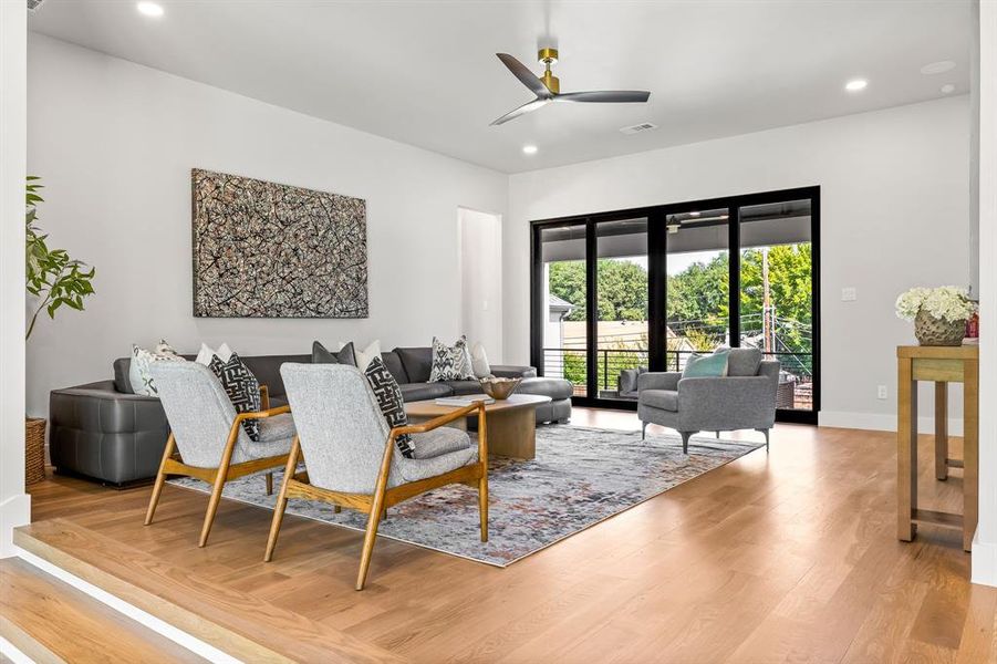 Furnished interior view inside a new home in , Dallas (Image 14). Furnished interior view inside a new home in , Dallas (Image 14).