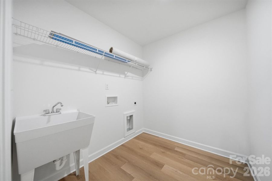 Spacious, unfurnished interior of a new home in , Hickory (Image 37).