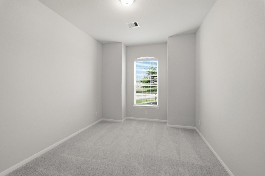 Spacious, unfurnished interior of a new home in Trails at Woodhaven Lakes, La Marque (Image 16).