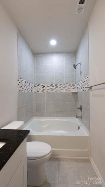 Furnished interior view inside a new home in , Gastonia (Image 7).