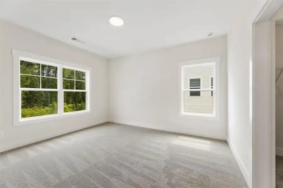 Spacious, unfurnished interior of a new home in Hillshire, Cumming (Image 23).